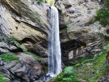 Leuenfall şelale üzerinde Berndlibach akarsu - Appenzell Innerrhoden Canton, İsviçre