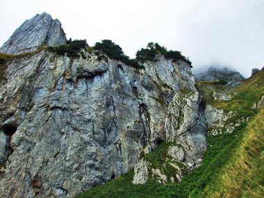 Taşlar ve kayalar dağ kütlesi Alpstein -: Appenzell Innerrhoden Canton, İsviçre