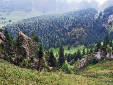 Taşlar ve kayalar dağ kütlesi Alpstein -: Appenzell Innerrhoden Canton, İsviçre