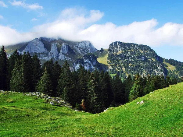 Titta Topparna Alpine Bergskedjan Alpstein Canton Appenzell Innerrhoden Schweiz — Stockfoto