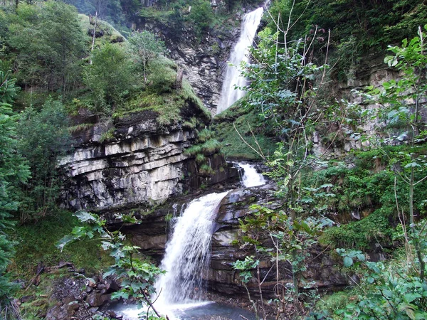 Cachoeiras Seerenbachfalle Acima Lago Walensee Cantão Gallen Suíça — Fotografia de Stock