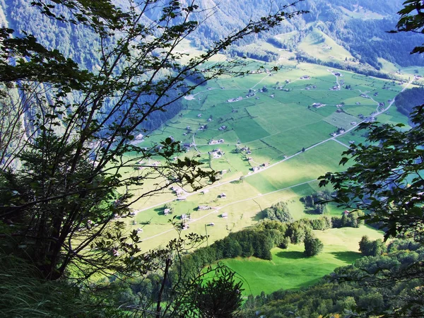 Een Uitzicht Vallei Van Rivier Linth Dorpjes Langs Kanton Glarus — Stockfoto