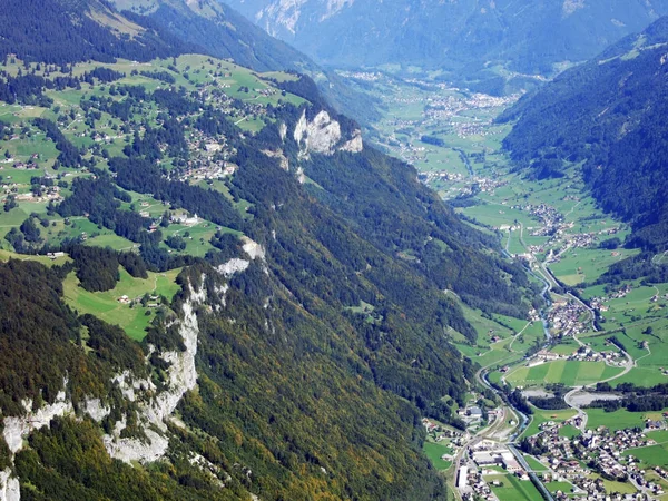 Increíbles Vistas Del Valle Del Río Linth Bosque Braunwald Cantón —  Fotos de Stock