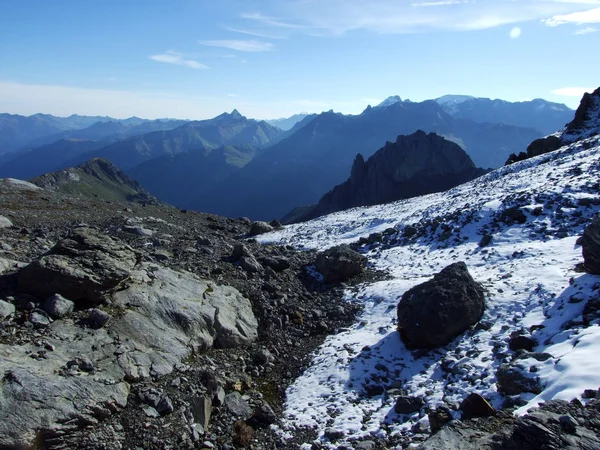 Eerste Sneeuw Hellingen Van Bergen Boven Alpine Valley Urner Boden — Stockfoto
