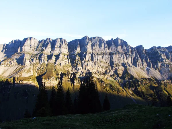Vista Del Pico Alargado Jegerstock Los Alpes Suizos Cantón Uri —  Fotos de Stock