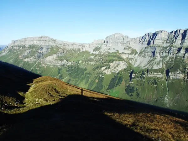 Widok Szczytu Wydłużone Jegerstock Alpy Szwajcarskie Kanton Uri Szwajcaria — Zdjęcie stockowe