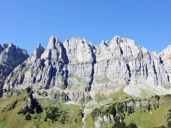 Перегляд Подовжені Пік Jegerstock Швейцарських Альпах Кантоні Урі Швейцарія — стокове фото