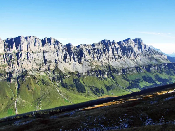 Blick Auf Die Gipfel Von Jegerstock Und Ortstock Der Grenze Stockfoto