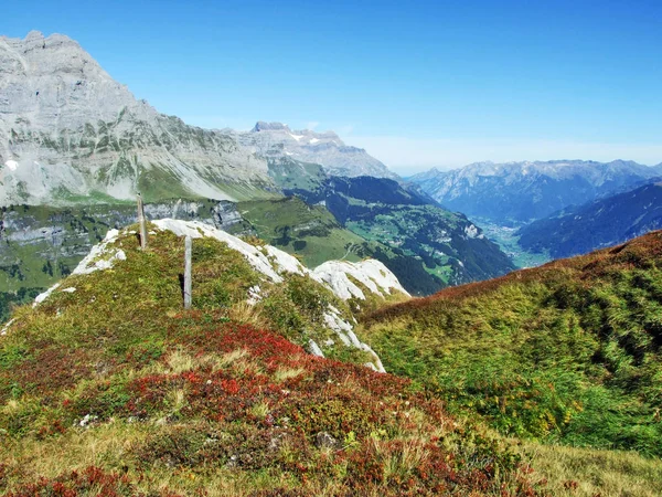 Alpejskie Łąki Szczyty Alp Fisetengrat Chamerstock Kantonów Uri Glarus Szwajcaria — Zdjęcie stockowe