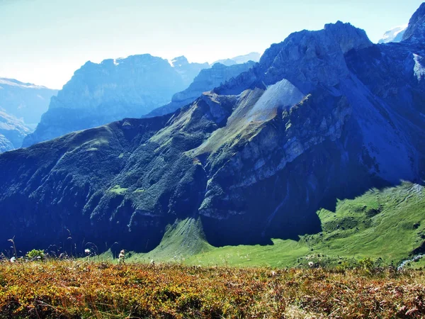 Panoramas Los Picos Alpinos Fisetengrat Chamerstock Cantones Uri Glarus Suiza —  Fotos de Stock