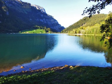 Alp Gölü Klontalersee dağ Glarus Alps - Canton Glarus, İsviçre