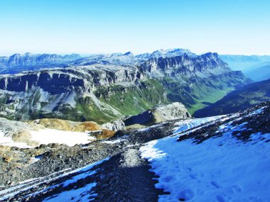 Büyük alp Dağı Yaylası ve üst Glatten - Uri Canton, İsviçre