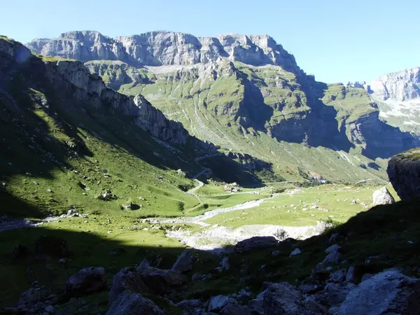 Dolinie Górskich Sezonowych Pastwiska Dla Bydła Berneńskie Boden Kanton Szwajcaria — Zdjęcie stockowe