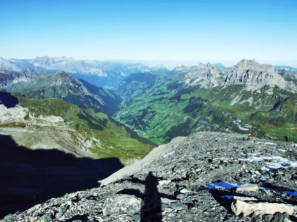 Альпийская Долина Экологическими Пастбищами Schachental Кантон Ури Швейцария — стоковое фото