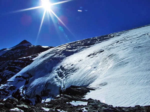 Alpengletscher Unter Dem Gipfel Geklärt Kanton Uri Schweiz — Stockfoto