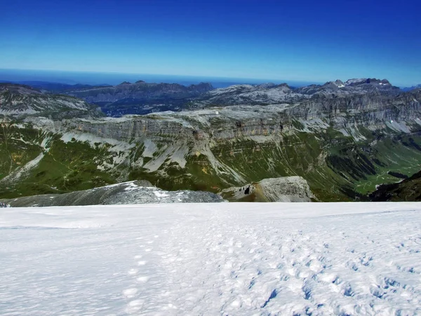 Феттель Ниже Первой Десятки Кантон Ури Швейцария — стоковое фото