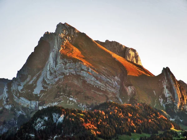 Переглянути Верхньому Wildhuser Schofberg Alpstein Гірського Хребта Кантону Санкт Галлен — стокове фото