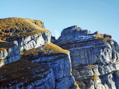 Kayalık tepe Schibenstoll Churfirsten dağ silsilesi - Canton St. Gallen, İsviçre