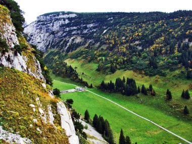 Fotojenik mera ve tepeler Alpstein dağ silsilesi - Canton St. Gallen, İsviçre