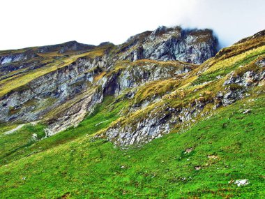 Fotojenik mera ve tepeler Alpstein dağ silsilesi - Canton St. Gallen, İsviçre