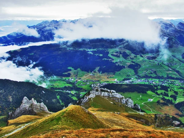 Vues Irréalistes Depuis Sommet Chaîne Montagnes Wildhuser Schofberg Alpstein Canton — Photo