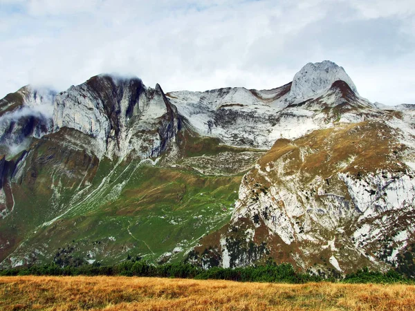 Kameny Skály Horském Masivu Alpstein Kantonu Gallen Švýcarsko — Stock fotografie