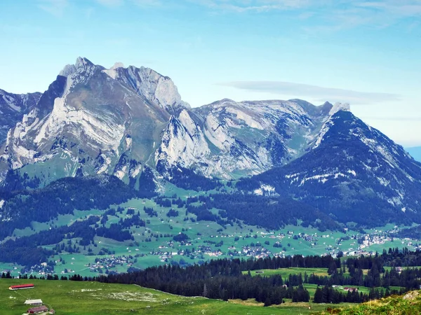 Titta Topparna Alpine Bergskedjan Alpstein Canton Appenzell Innerrhoden Schweiz — Stockfoto