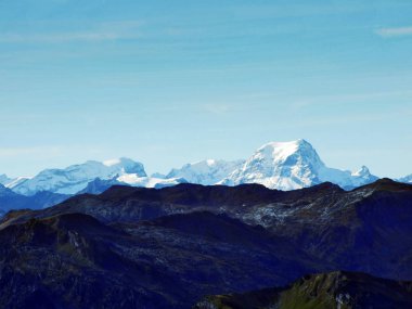 Churfirsten dağ silsilesi - Canton St. Gallen, İsviçre Selun üstten panoramik görünüm