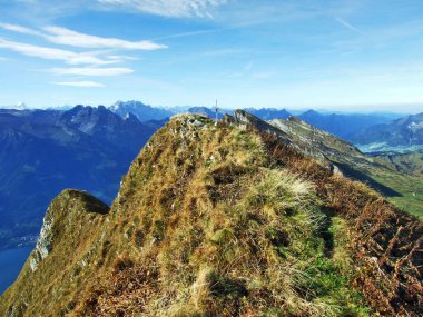 Dağ tepe Selun Churfirsten dağ silsilesi - Canton St. Gallen, İsviçre