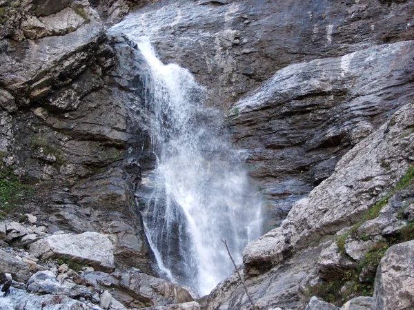 Cachoeiras Cascatas Afluente Oriental Lago Klontalersee Cantão Glarus Suíça — Fotografia de Stock