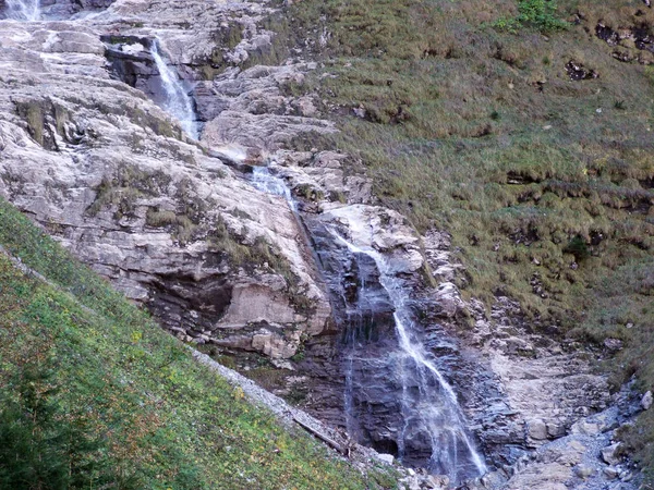 Cachoeiras Cascatas Afluente Oriental Lago Klontalersee Cantão Glarus Suíça — Fotografia de Stock