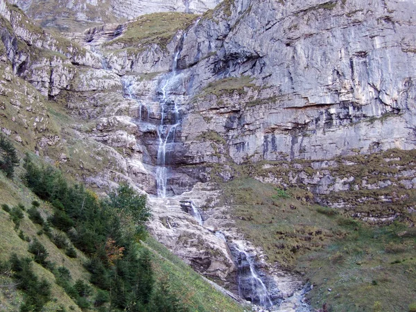 Wasserfälle Und Kaskaden Östlichen Zufluss Des Klontalersees Kanton Glarus Schweiz — Stockfoto