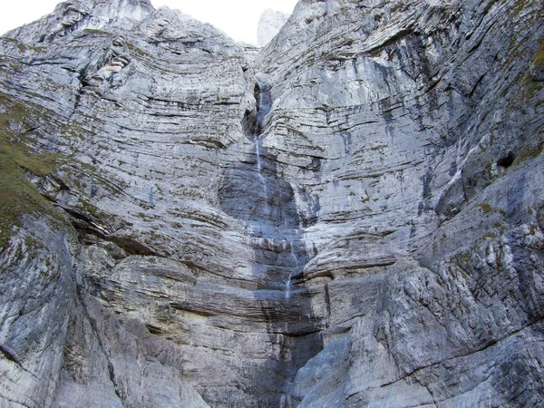 Wasserfälle Und Kaskaden Östlichen Zufluss Des Klontalersees Kanton Glarus Schweiz — Stockfoto