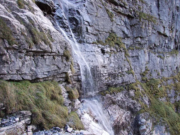 Cachoeiras Cascatas Afluente Oriental Lago Klontalersee Cantão Glarus Suíça — Fotografia de Stock