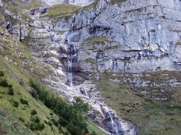 Cachoeiras Cascatas Afluente Oriental Lago Klontalersee Cantão Glarus Suíça — Fotografia de Stock