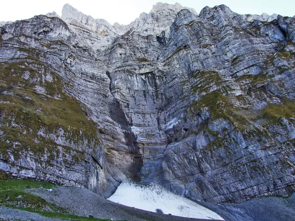 Overblijfselen Van Gletsjer Onder Bovenkant Van Glarnisch Van Lake Klontalersee — Stockfoto