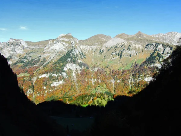 Gipfel Dejenstock Oder Dejenstogg Und Die Bergkette Nördlich Des Klontalersees — Stockfoto