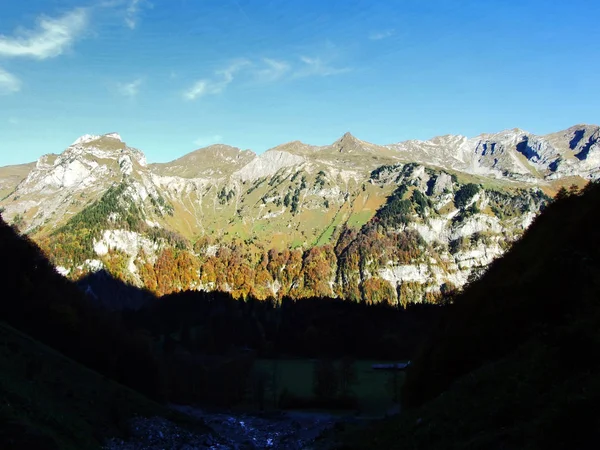 ピーク Dejenstock Dejenstogg Klontalersee グラールス州のカントン スイス連邦共和国の北の山のチェーン — ストック写真