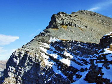 Kayalık tepe Vorder Glarnisch Glarus alp dağ silsilesi - Canton Glarus, İsviçre