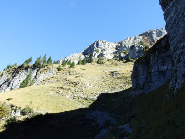 Kayalık tepe Gleiterhorn Glarus alp dağ silsilesi - Canton Glarus, İsviçre
