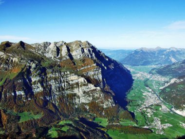Glarus alp dağ silsilesi - Canton Glarus, İsviçre Vorder Glarnisch üstten panoramik görünüm