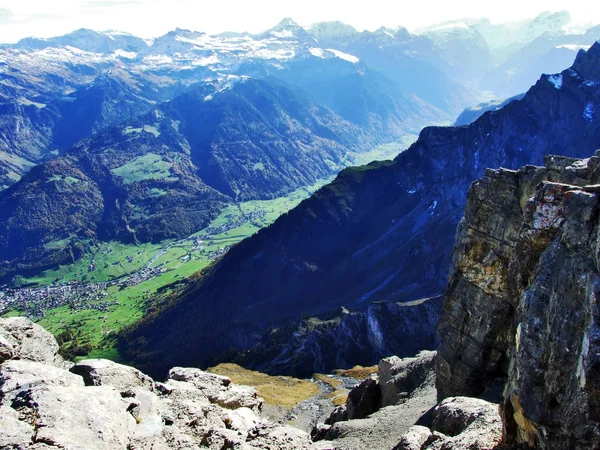 Town Schwanden Alpine Valley Linth River Canton Glarus Switzerland — Stock Photo, Image