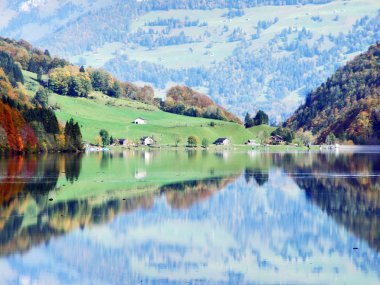 Alp Gölü Klontalersee Klontal Vadisi ve dağ silsilesi Glarus Alps - Canton Glarus, İsviçre