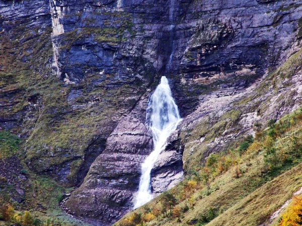 Водоспади Каскади Східної Притока Klontalersee Озера Гларус Швейцарія — стокове фото