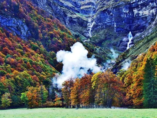 Водоспади Каскади Східної Притока Klontalersee Озера Гларус Швейцарія — стокове фото