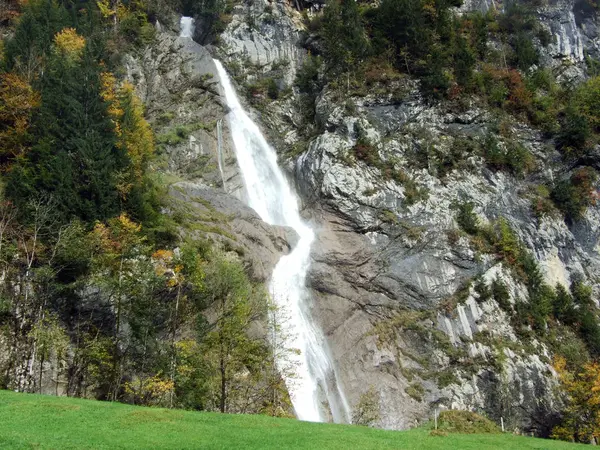 Sulzbachfall Водоспад Долині Klontal Поруч Озером Klontalersee Гларус Швейцарія — стокове фото