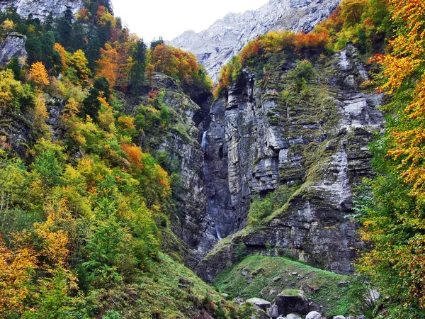 Dungellauifall Waterval Klontal Vallei Naast Lake Klontalersee Kanton Glarus Zwitserland — Stockfoto