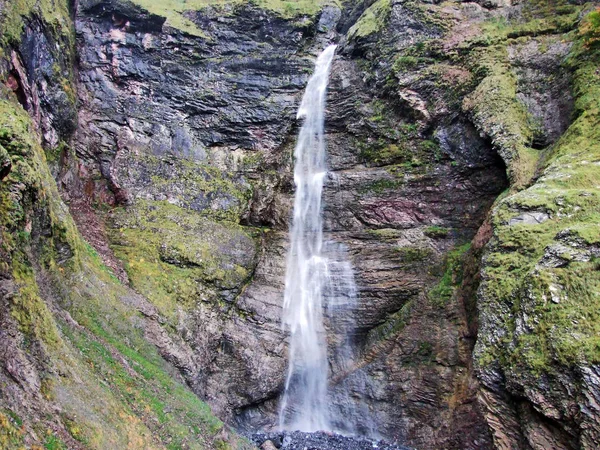 Seasonal Waterfalls Valley Lake Klontalersee Canton Glarus Switzerland — Stock Photo, Image