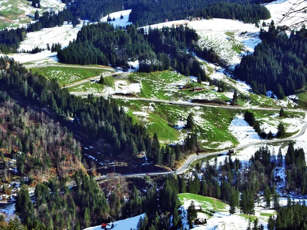 Sen Höst Och Vintern Atmosfär Betesmarker Och Gårdar Berget Passera — Stockfoto