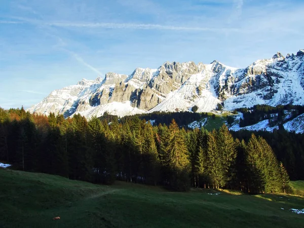 Επιβλητική Κορυφή Της Santis Στην Alpstein Οροσειρά Καντονίου Του Appenzell — Φωτογραφία Αρχείου
